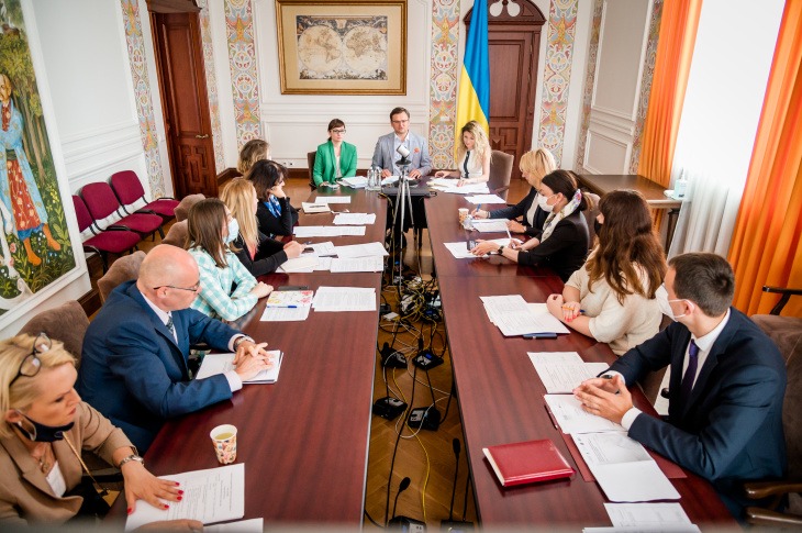 міністерство закордонних справ україни - у мзс обговорили стан забезпечення рівності жінок і чоловіків