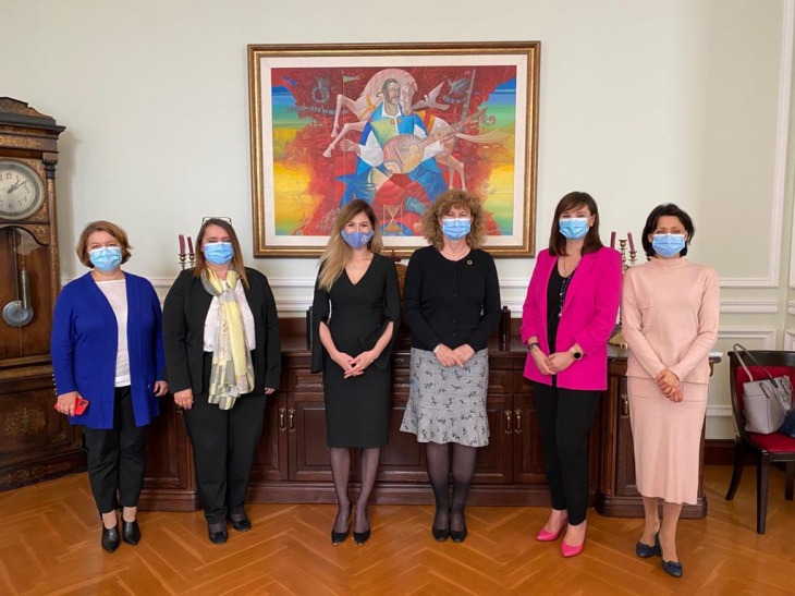 міністерство закордонних справ україни - мзс україни та оон-жінки в україні розширюють співпрацю для забезпечення рівних прав чоловіків і жінок на дипломатичній службі україни міністерство закордонних справ україни - мзс україни та оон-жінки в україні розширюють співпрацю для забезпечення рівних прав чоловіків і жінок на дипломатичній службі україни