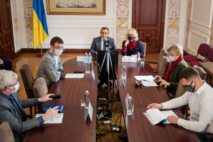 міністерство закордонних справ україни - рішенням нацкомісії 92 особи отримали статус закордонного українця